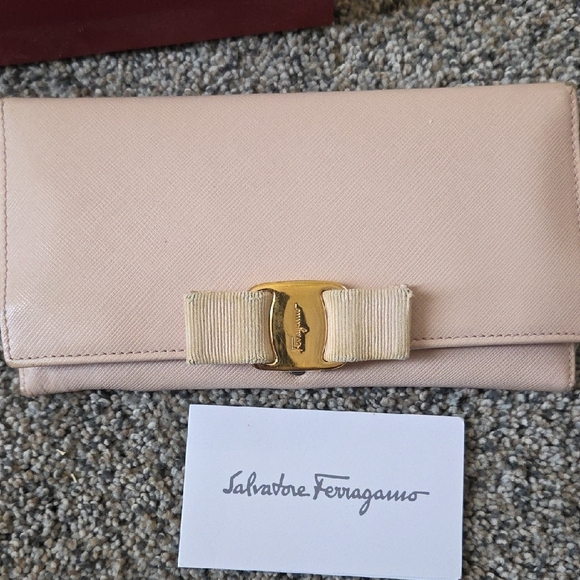 Authentic Luxury Wallet Lot - Picture 2 of 16